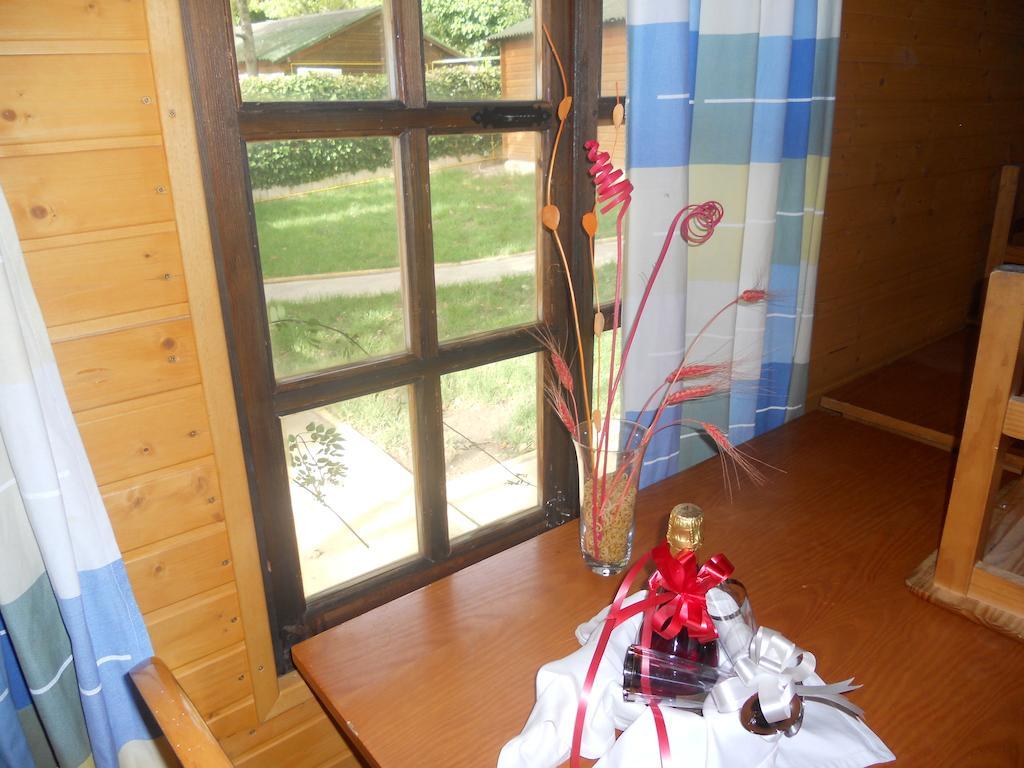 Camping Fuente De Piedra Zewnętrze zdjęcie