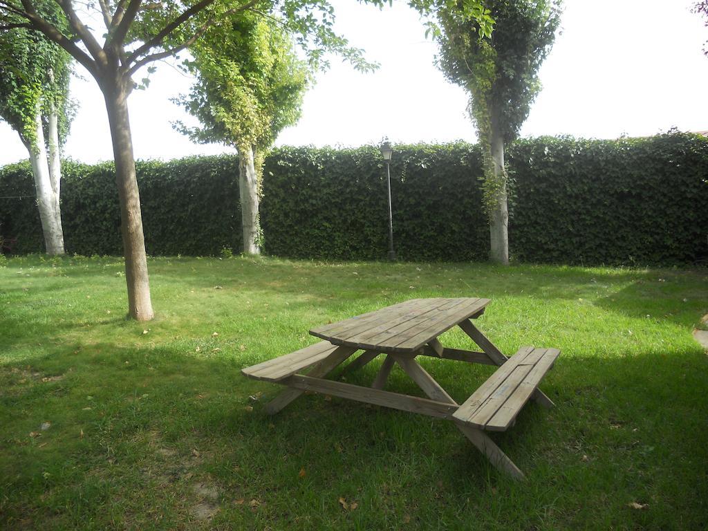 Camping Fuente De Piedra Zewnętrze zdjęcie